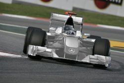 An artist's impression of exactly how far into the background a grey-coloured F1 car could fade.